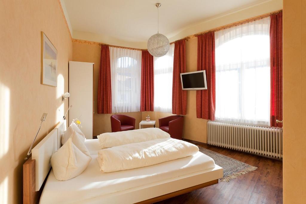 Hotel Kuehler Krug Freiburg im Breisgau Pokoj fotografie