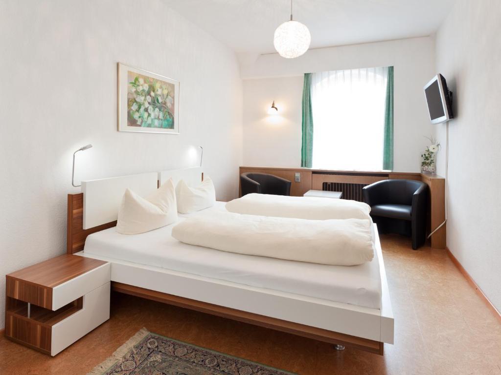 Hotel Kuehler Krug Freiburg im Breisgau Pokoj fotografie